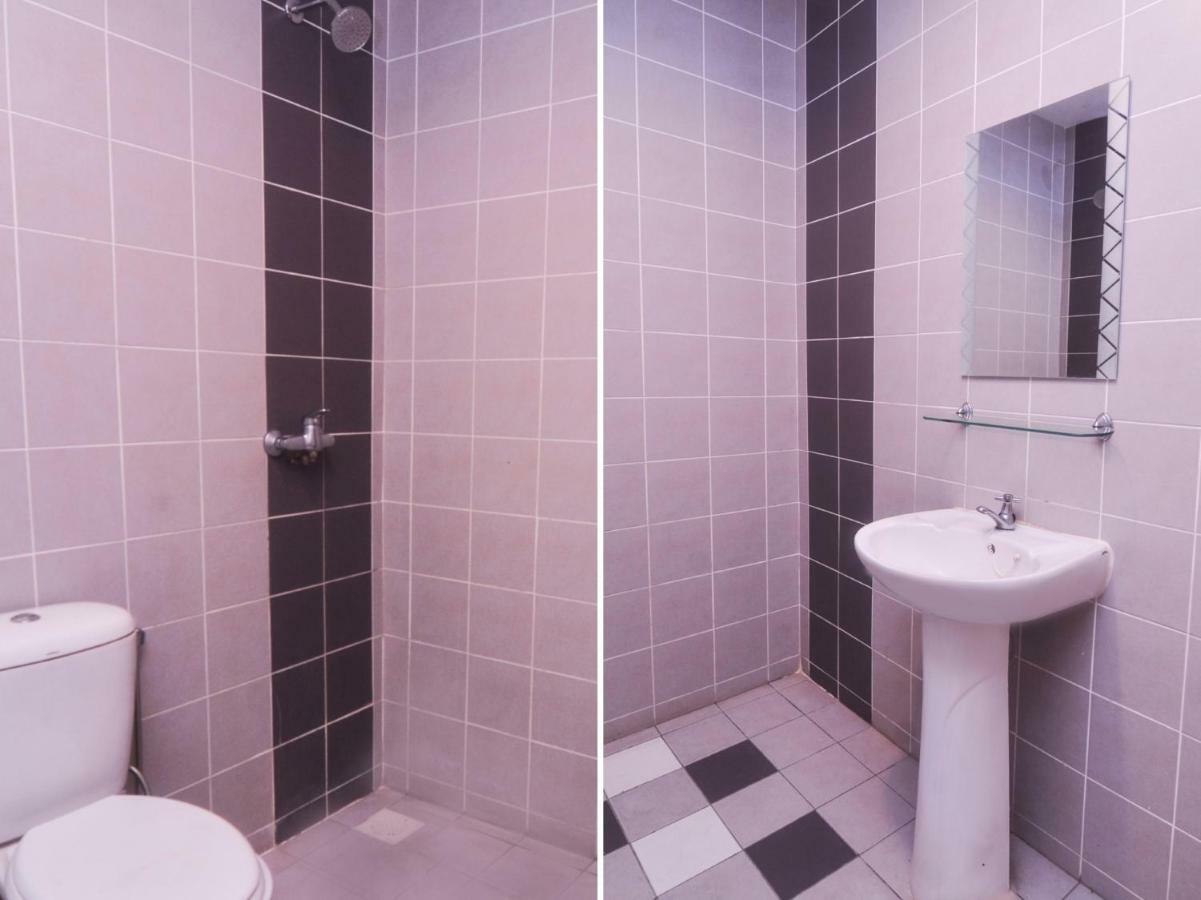 Oyo 44034 Furama Lodging House Kuching Bagian luar foto