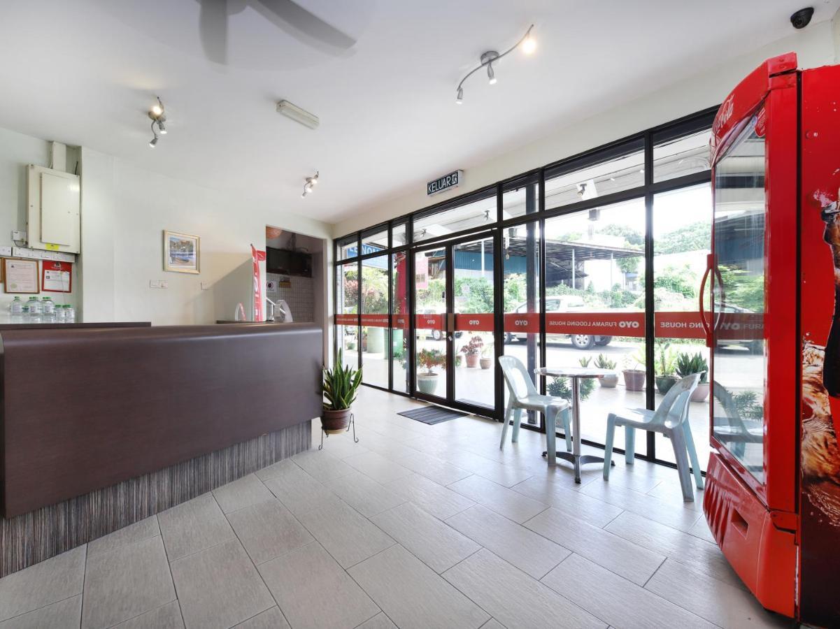 Oyo 44034 Furama Lodging House Kuching Bagian luar foto